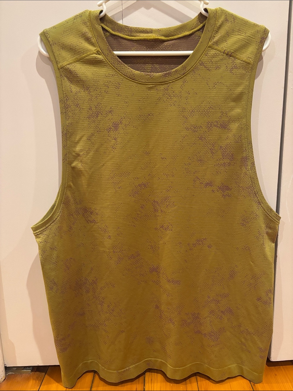 Men’s Lululemon tank